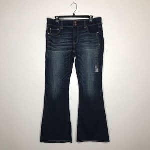 💛 NWT American Eagle Artist Short Flare Jeans 💛